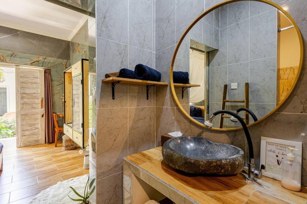 Kubu Guest House Семиньяк Экстерьер фото